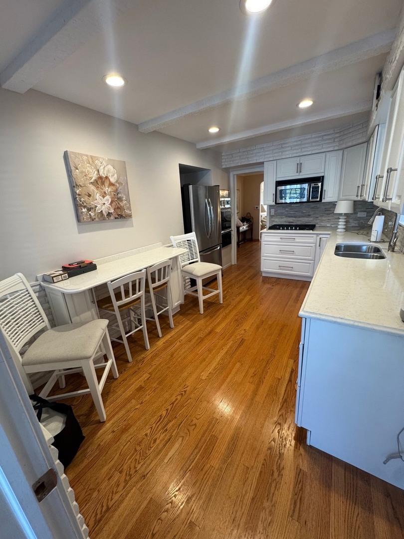 5805 N Merrimac Avenue, Chicago, IL 60646