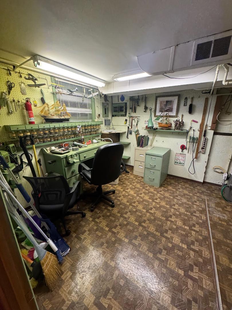 5805 N Merrimac Avenue, Chicago, IL 60646