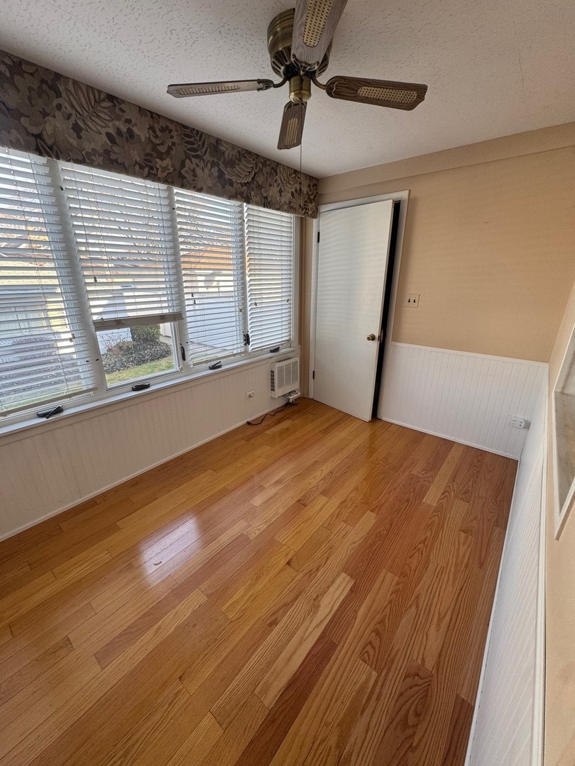 5805 N Merrimac Avenue, Chicago, IL 60646