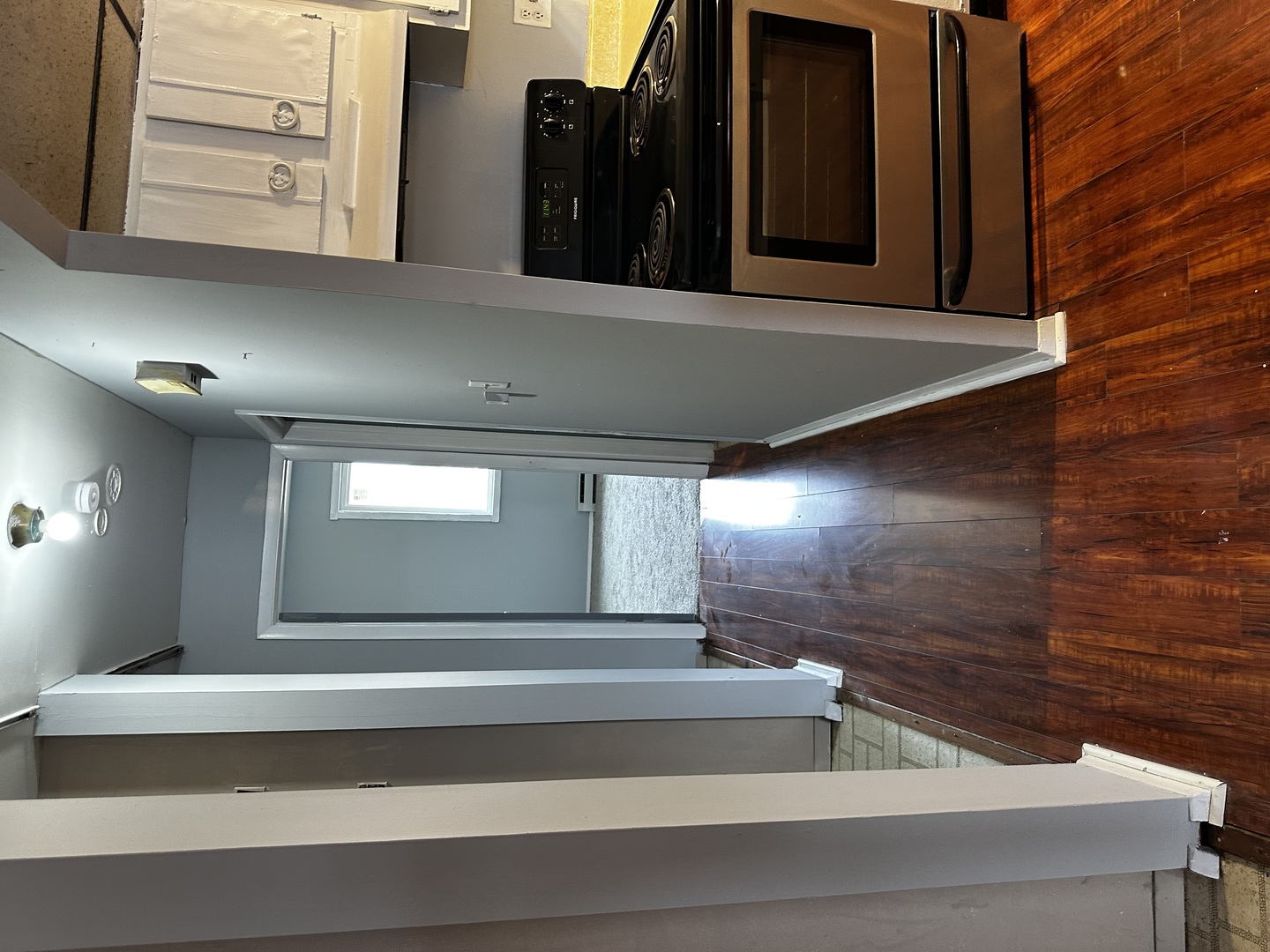 567 Ashland Avenue #E, Aurora, IL 60505