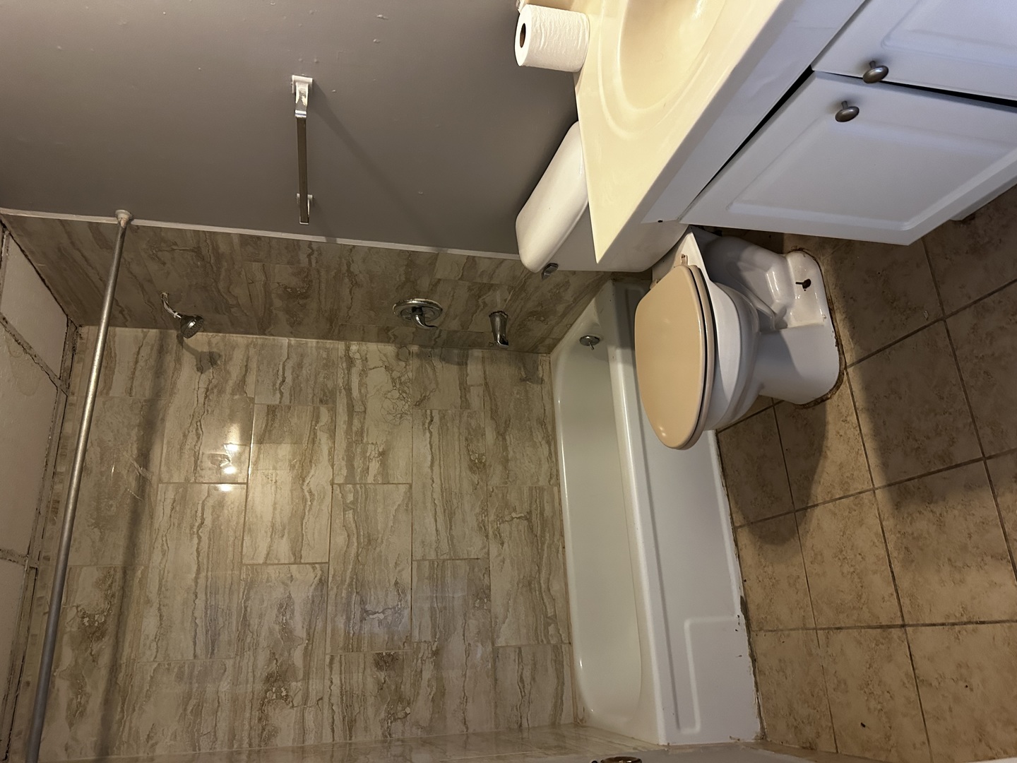 567 Ashland Avenue #E, Aurora, IL 60505