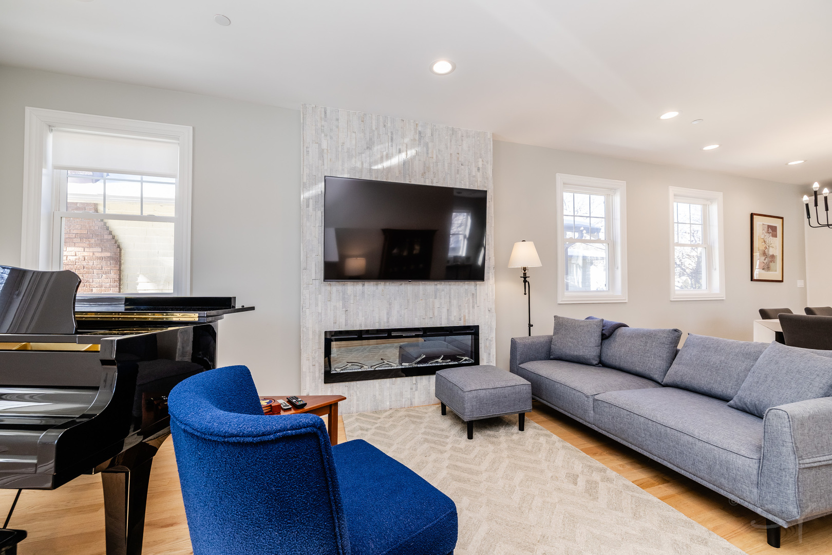 2701 Noyes Street, Evanston, IL 60201