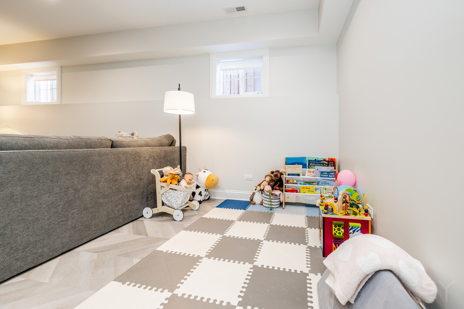 2701 Noyes Street, Evanston, IL 60201