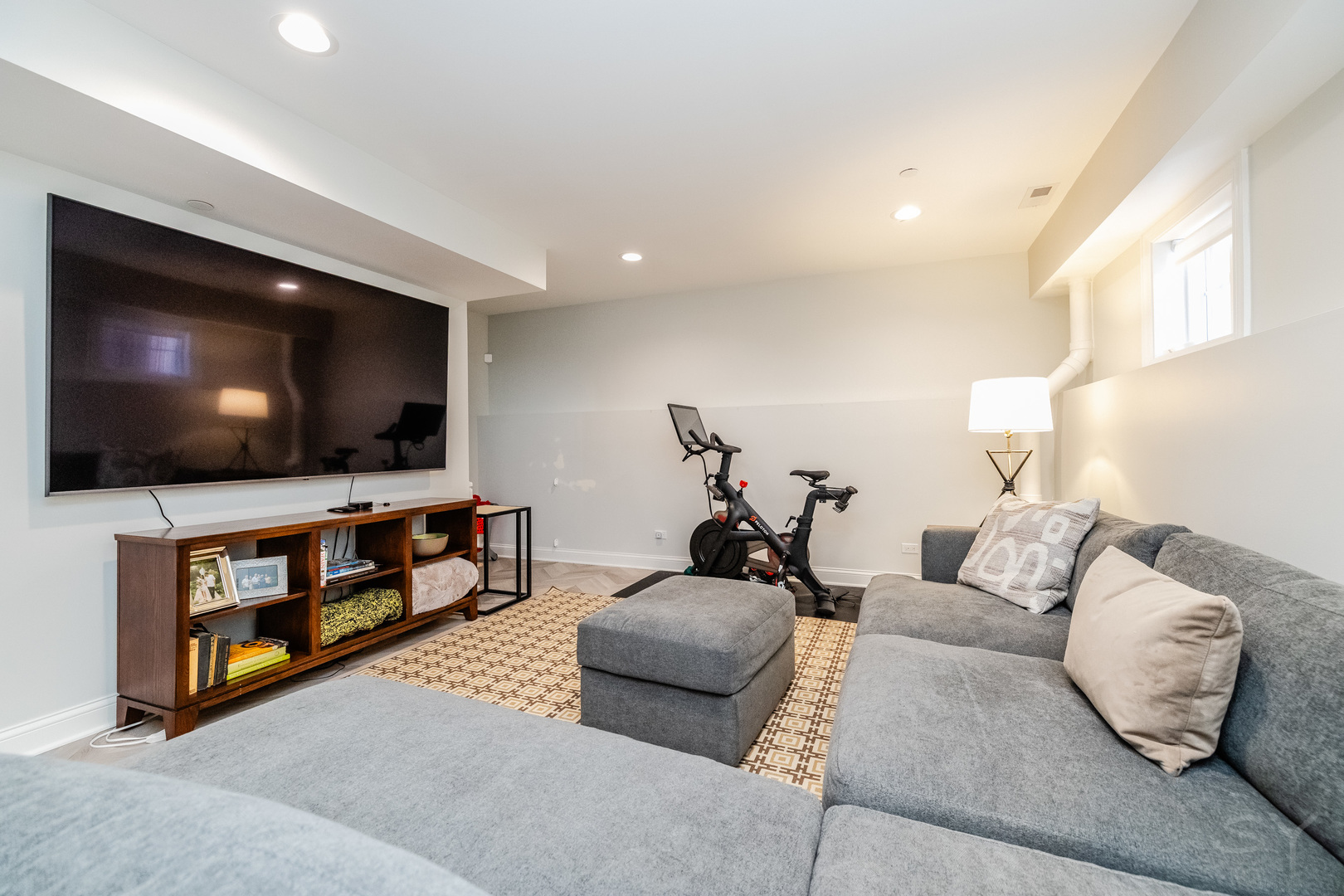 2701 Noyes Street, Evanston, IL 60201