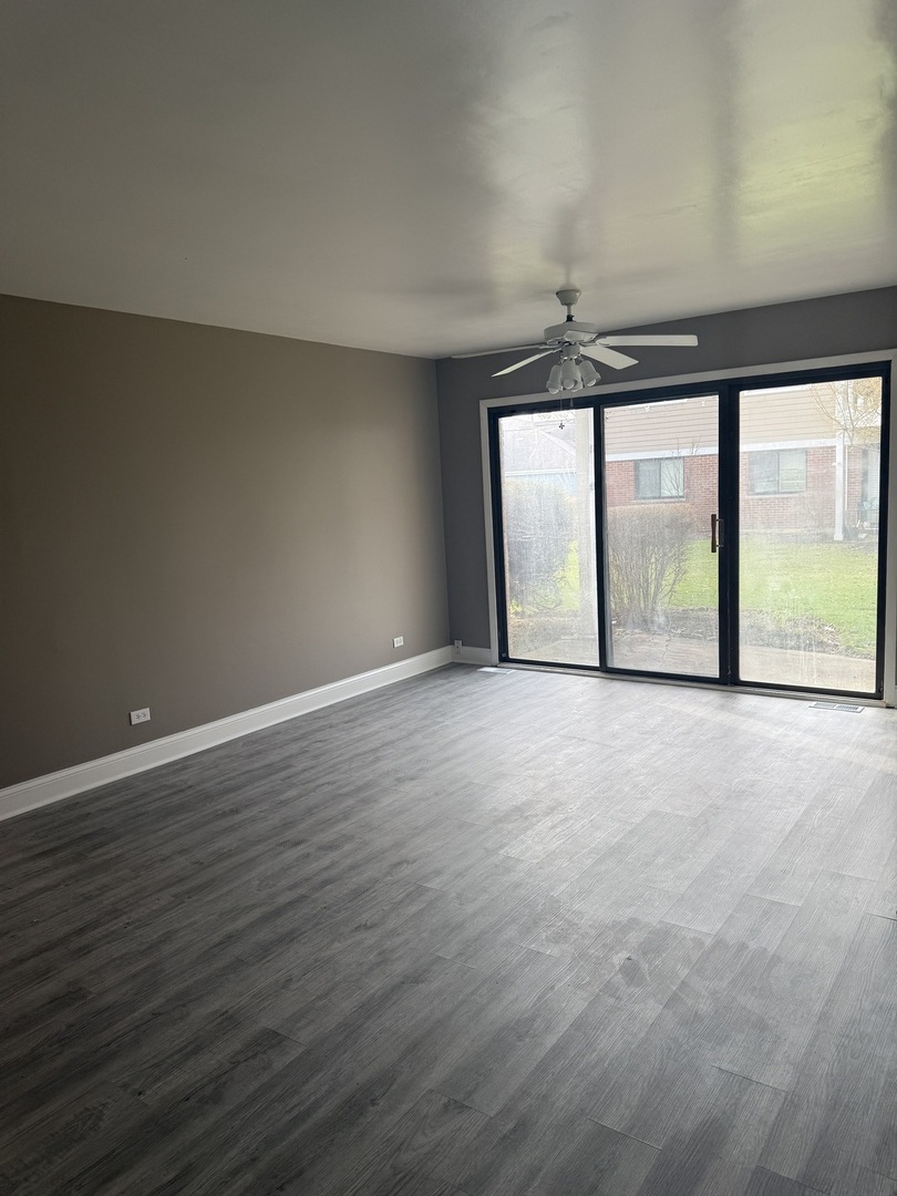 292 Middlebury Court #D1, Schaumburg, IL 60193