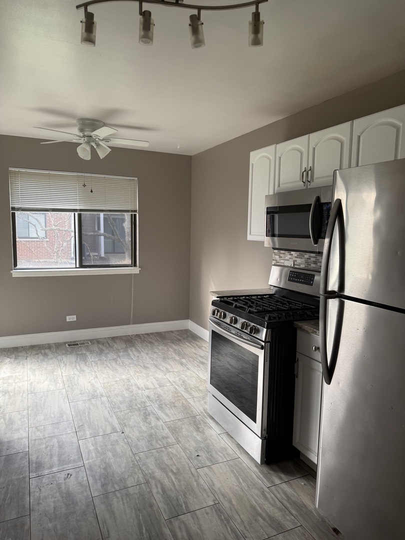 292 Middlebury Court #D1, Schaumburg, IL 60193