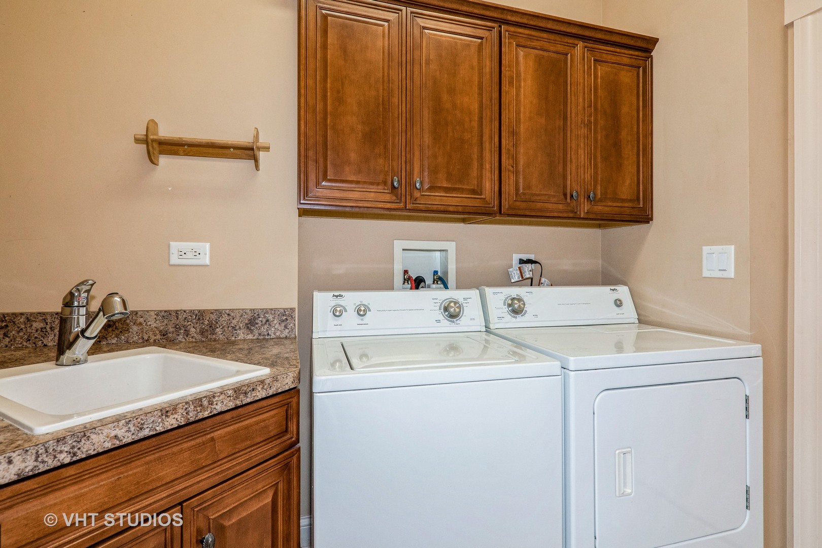 1803 RIZZI Lane, Bartlett, IL 60103