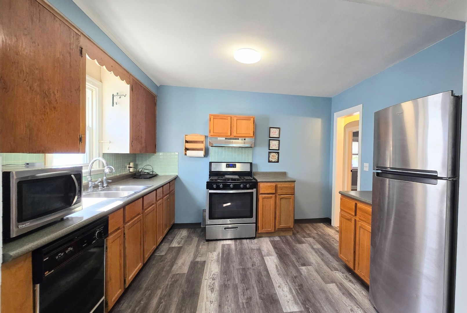 417 S Lewis Avenue, Waukegan, IL 60085