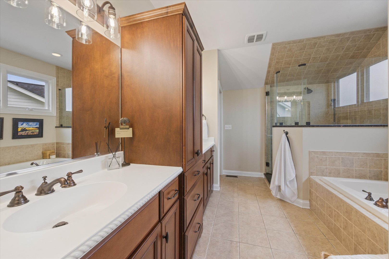 829 Avon Court, Glen Ellyn, IL 60137