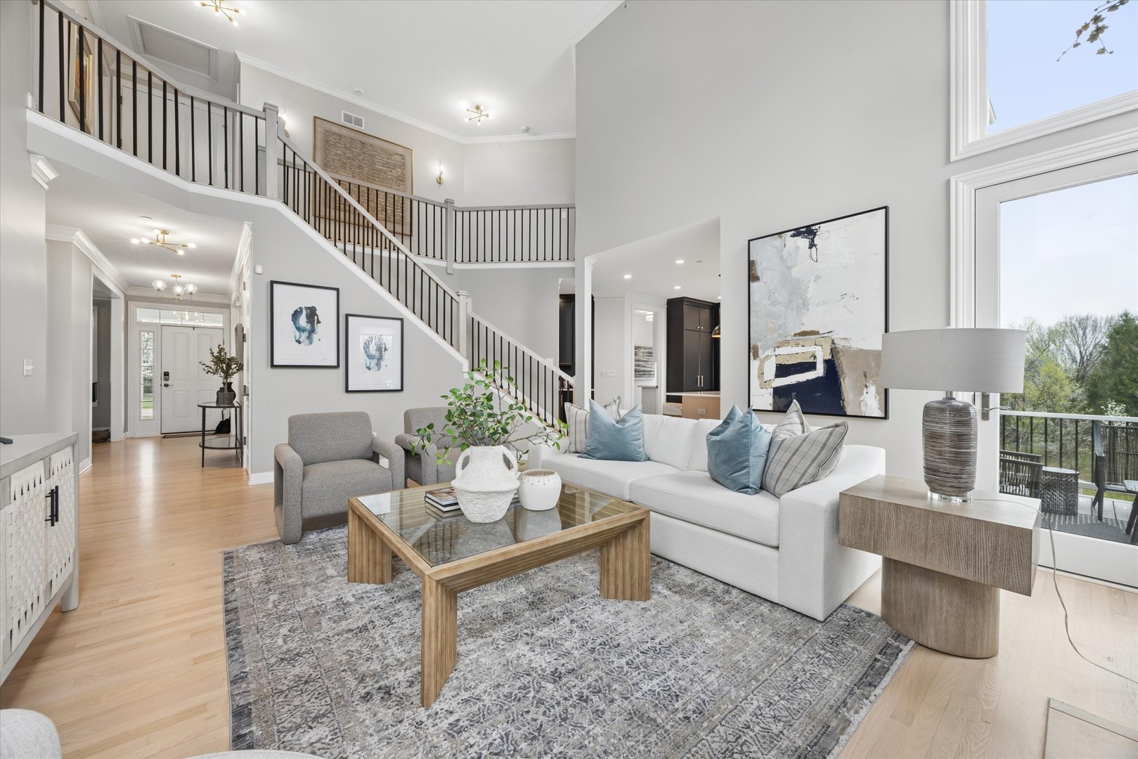 829 Avon Court, Glen Ellyn, IL 60137