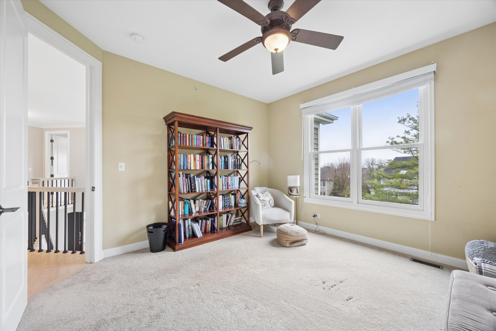 829 Avon Court, Glen Ellyn, IL 60137