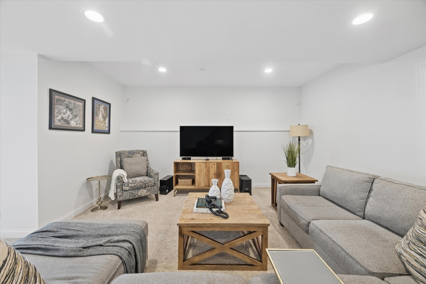 829 Avon Court, Glen Ellyn, IL 60137