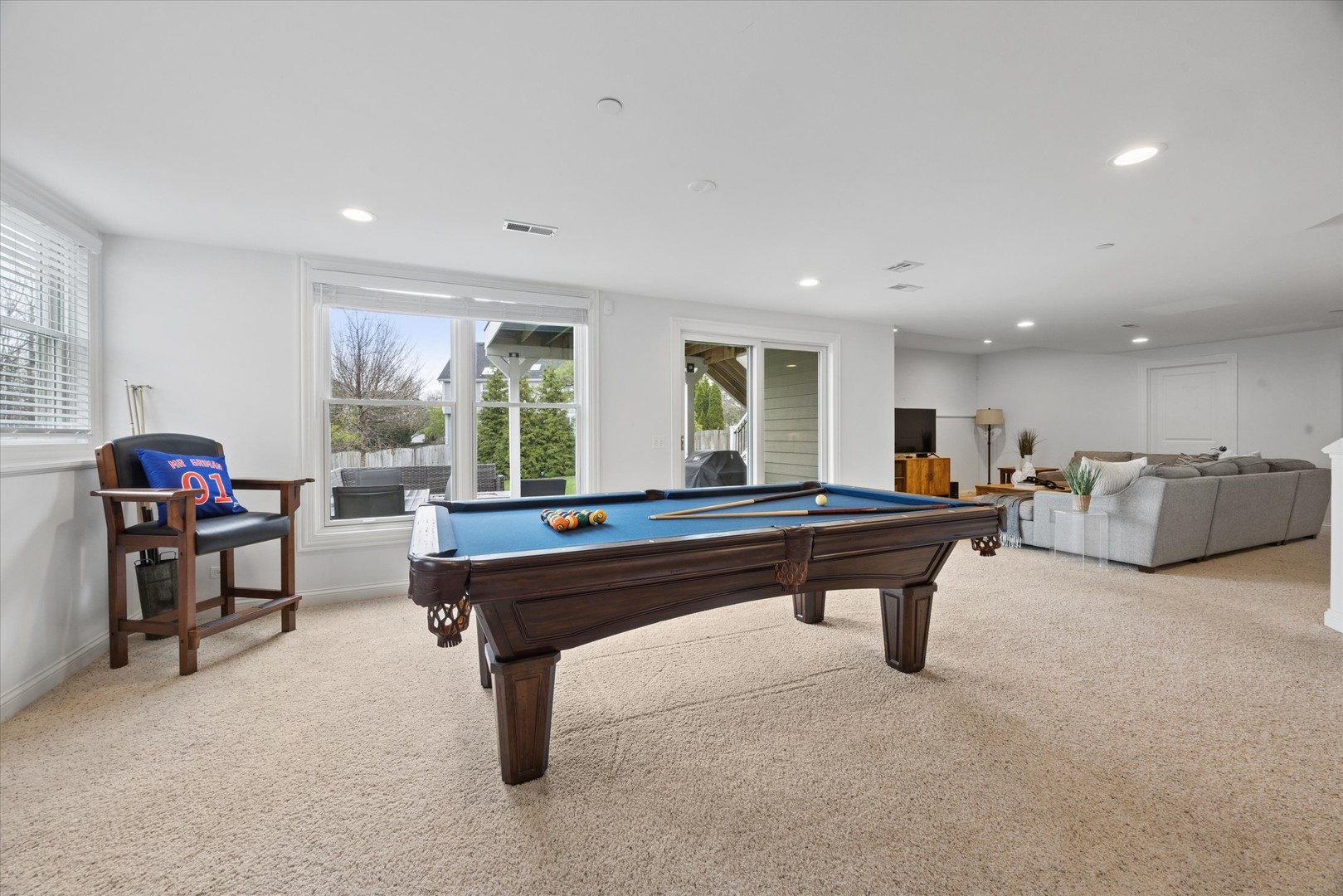 829 Avon Court, Glen Ellyn, IL 60137