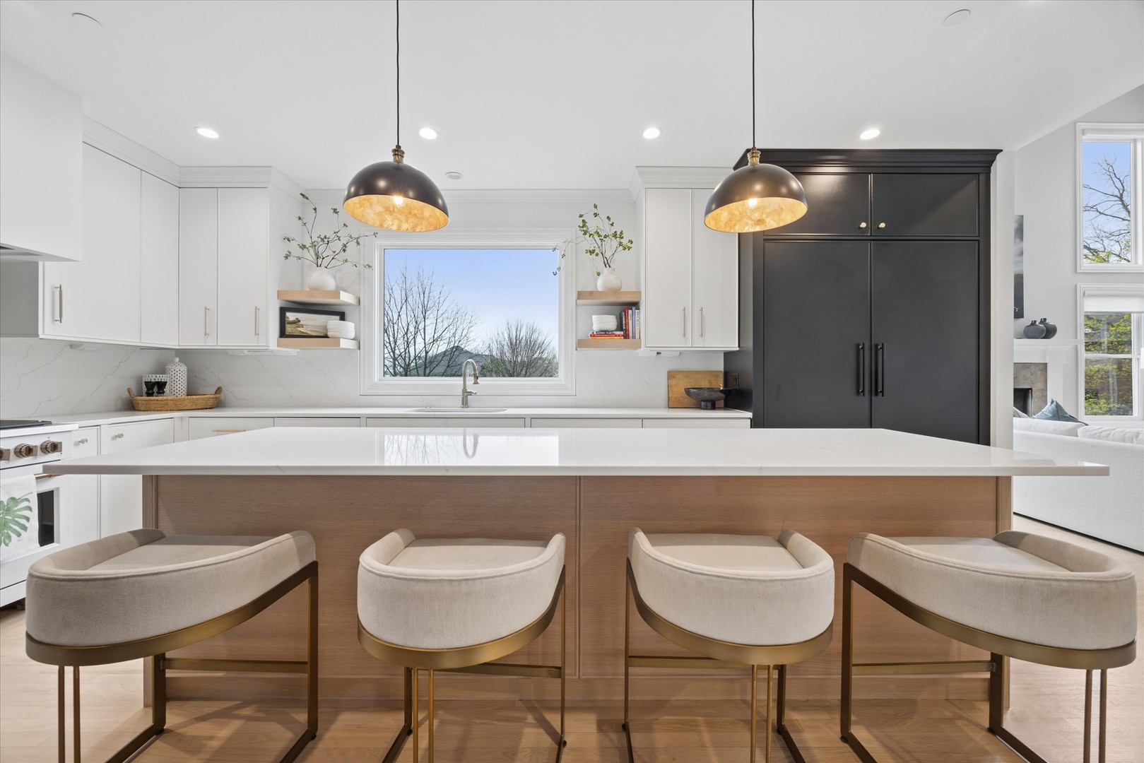 829 Avon Court, Glen Ellyn, IL 60137