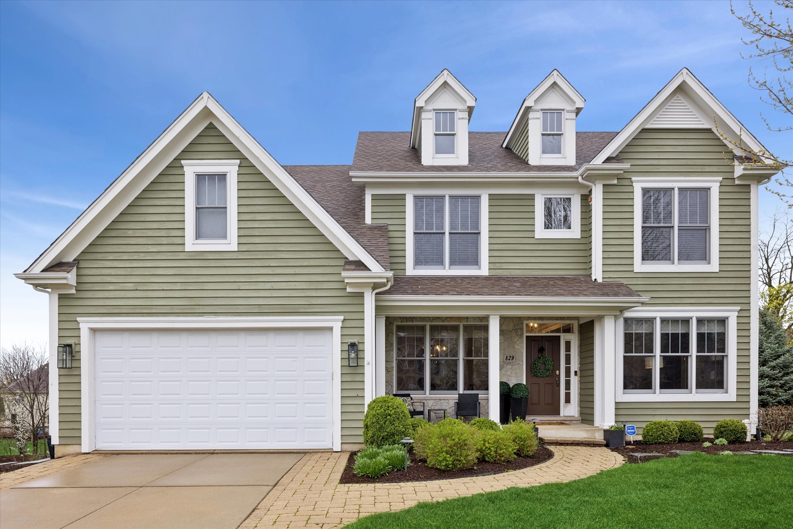 829 Avon Court, Glen Ellyn, IL 60137