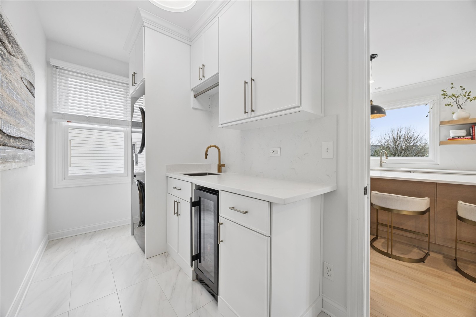 829 Avon Court, Glen Ellyn, IL 60137