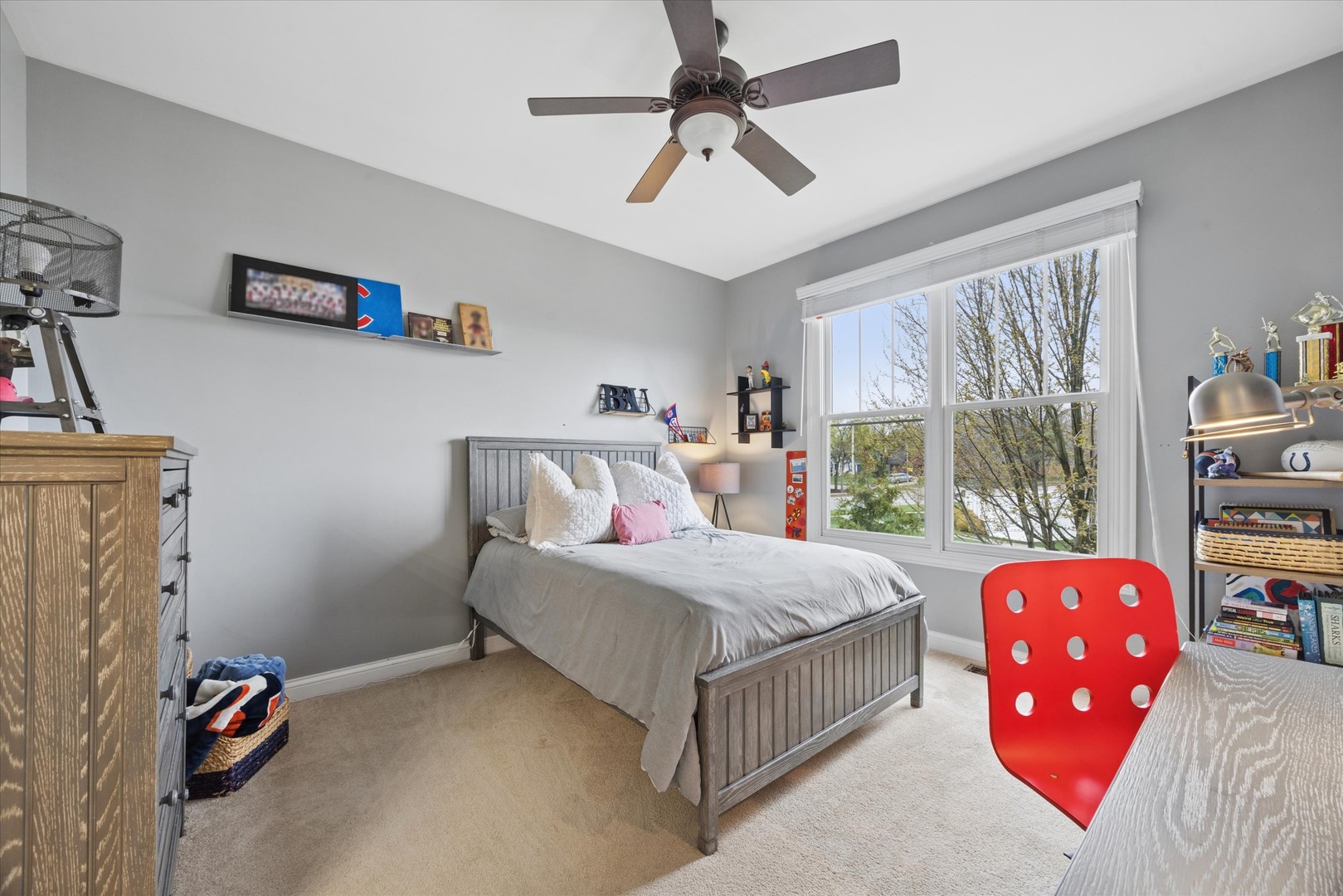 829 Avon Court, Glen Ellyn, IL 60137