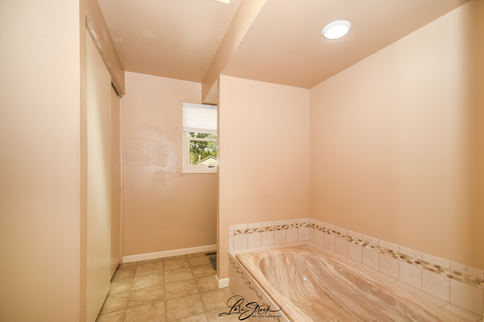 38871 N Lakeview Avenue, Antioch, IL 60002