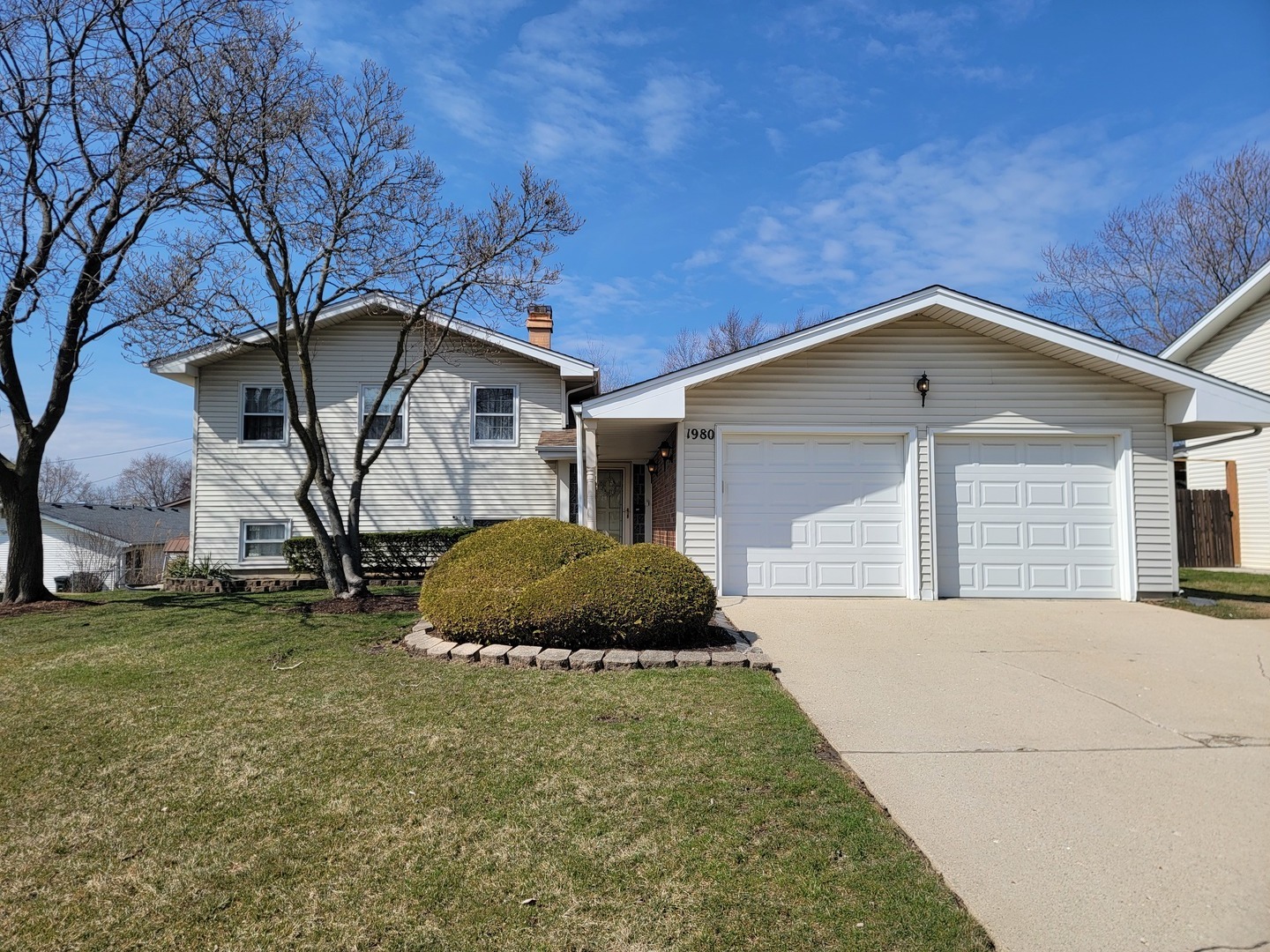 1980 Chippendale Road, Hoffman Estates, IL 60169