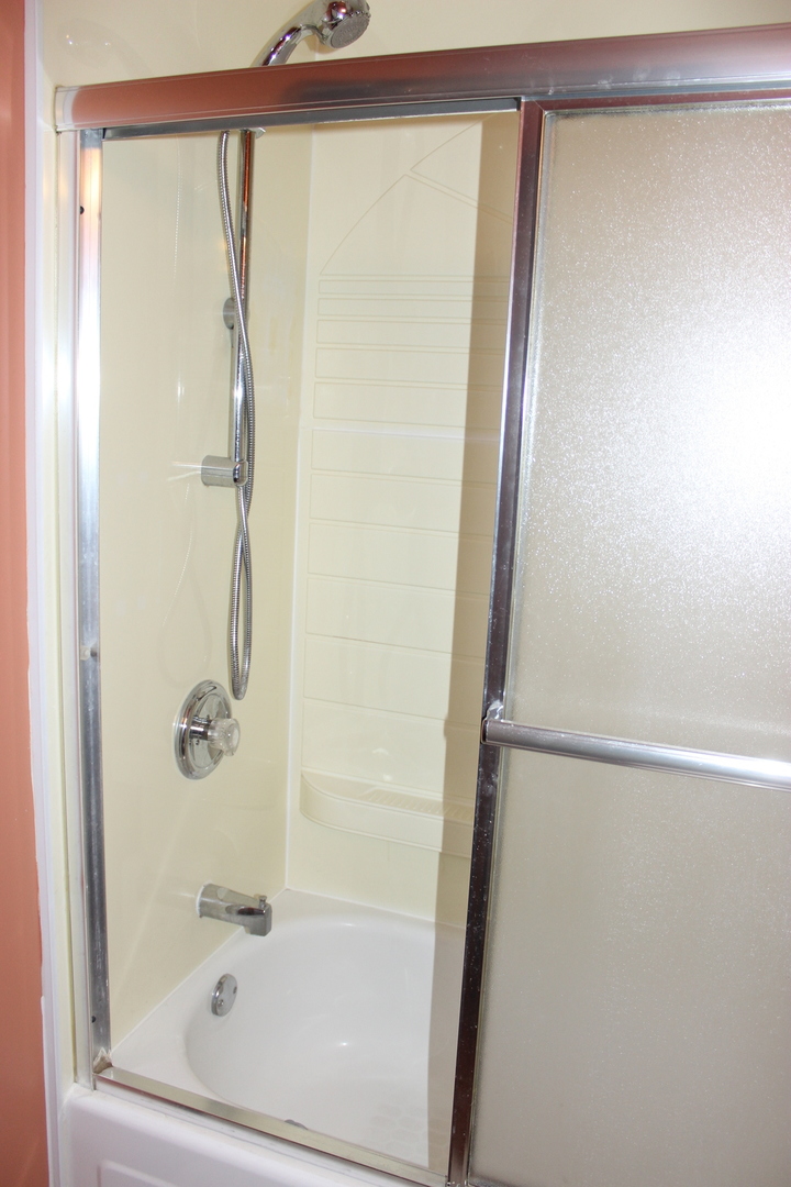 13528 LAVERGNE Avenue, Crestwood, IL 60418