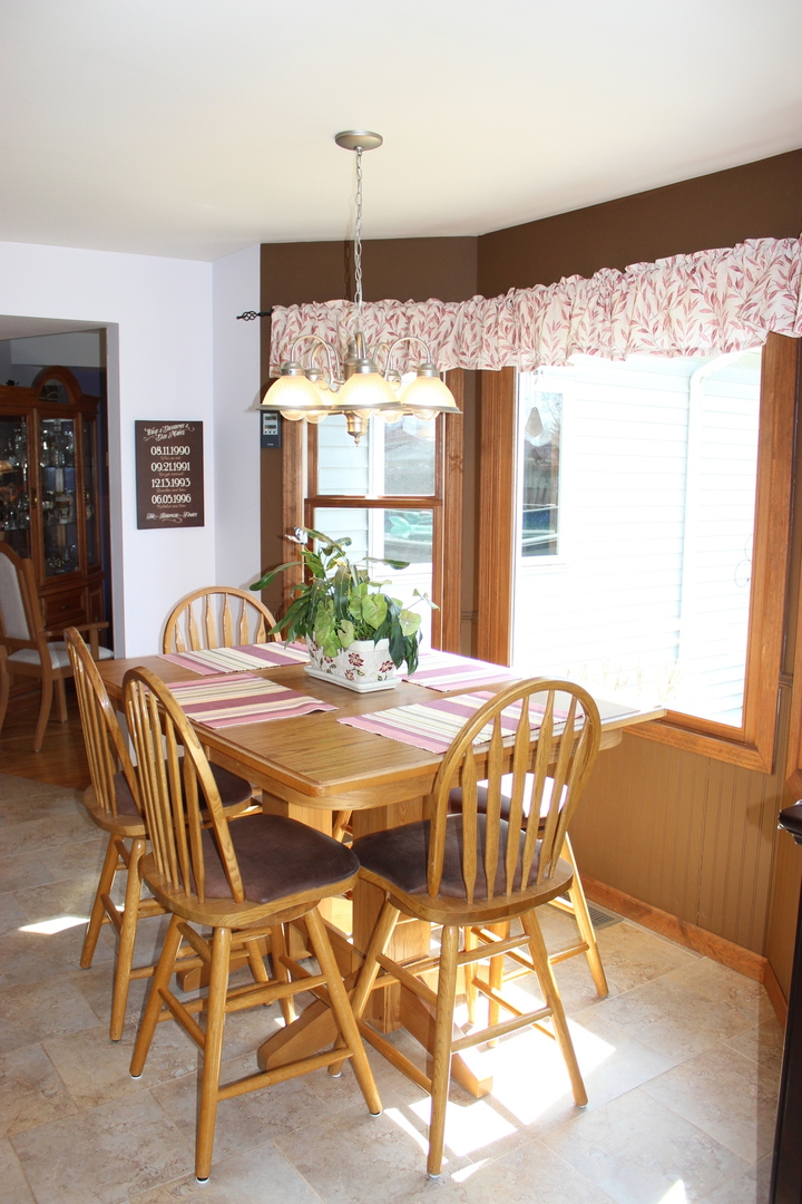 13528 LAVERGNE Avenue, Crestwood, IL 60418