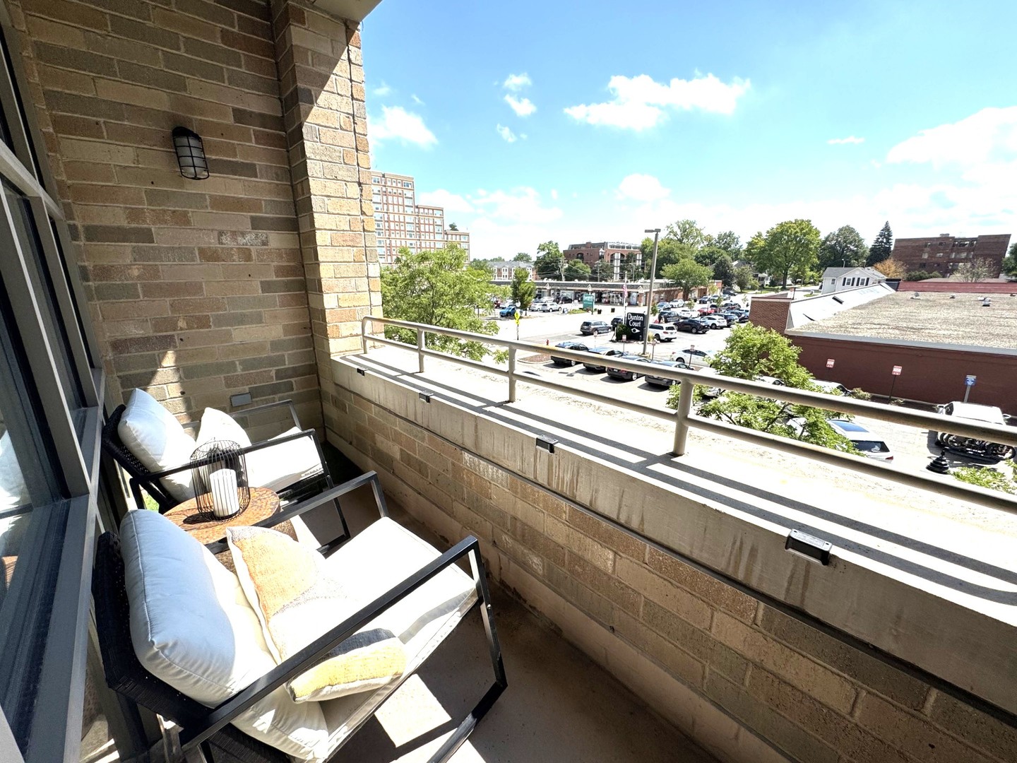 10 S Dunton Avenue #204, Arlington Heights, IL 60005