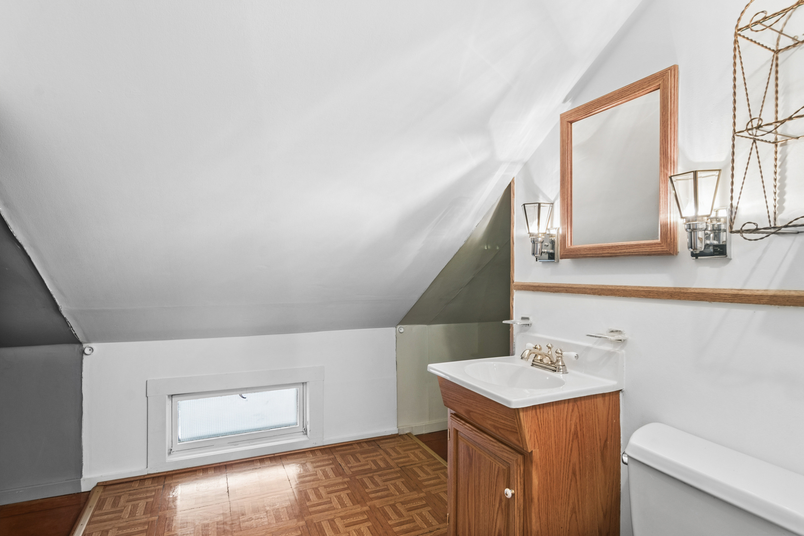 5027 W Ainslie Street, Chicago, IL 60630