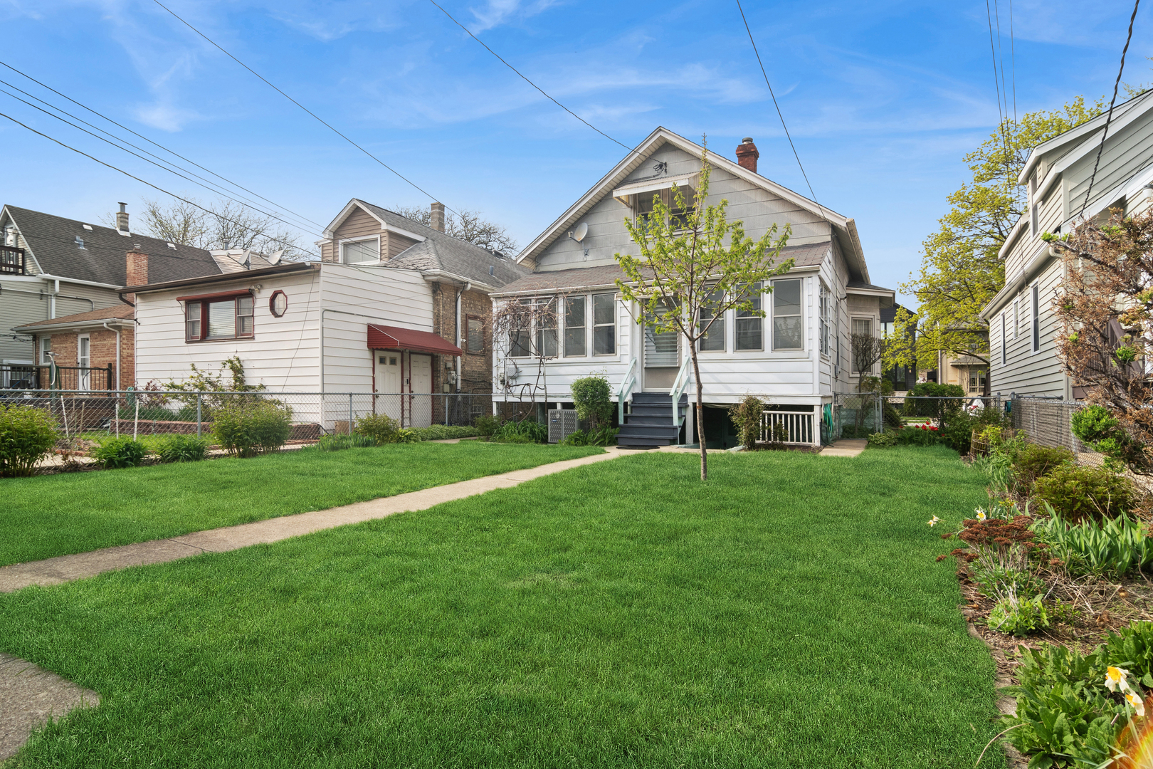 5027 W Ainslie Street, Chicago, IL 60630