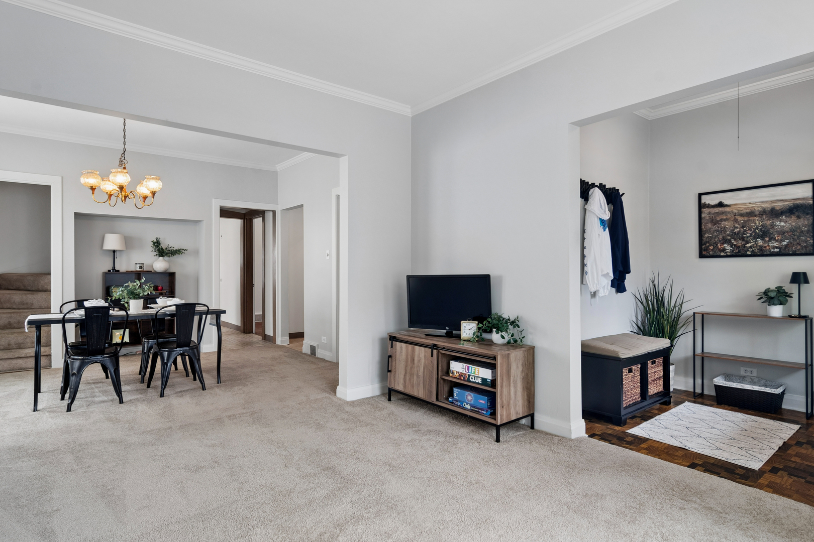 5027 W Ainslie Street, Chicago, IL 60630