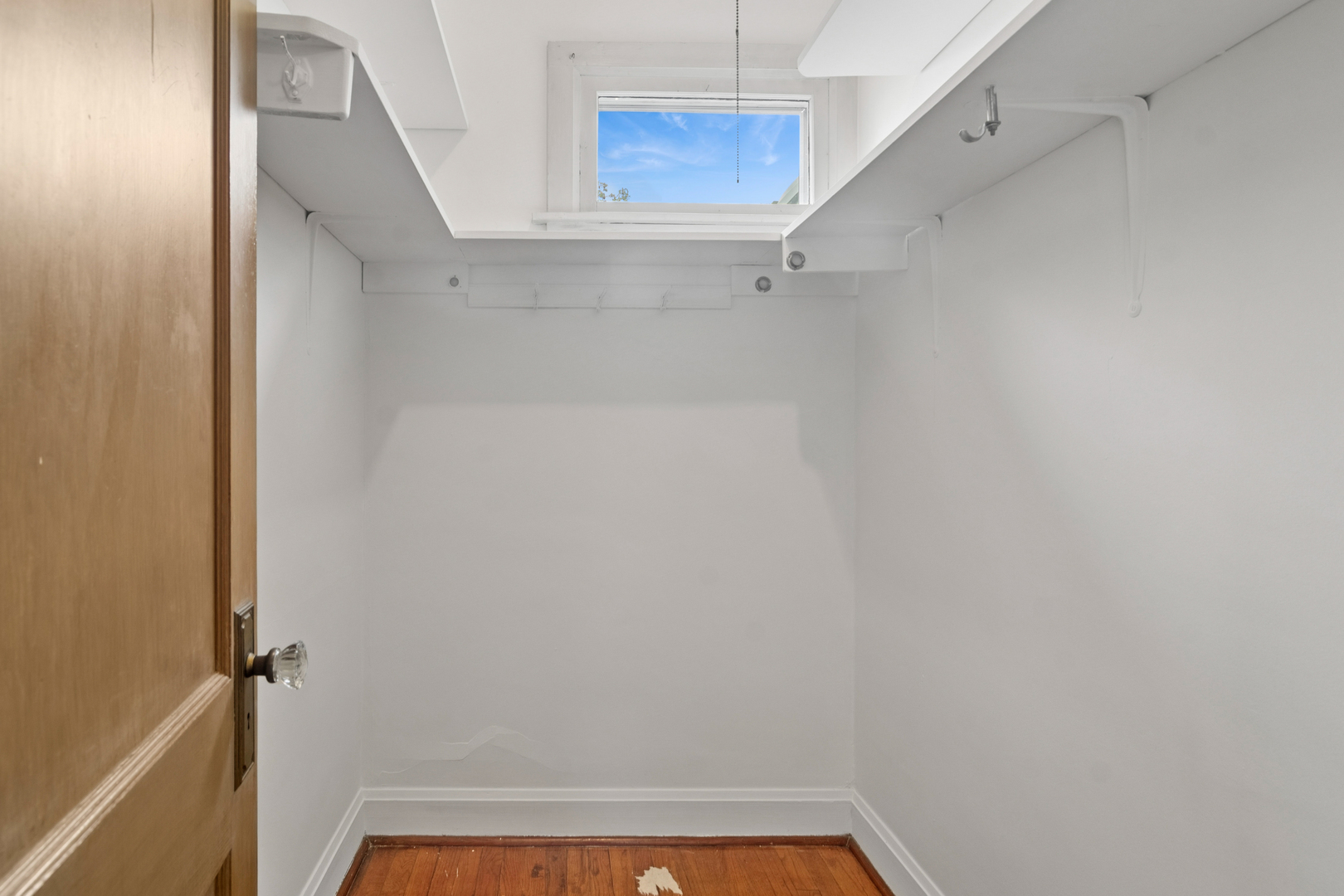 5027 W Ainslie Street, Chicago, IL 60630