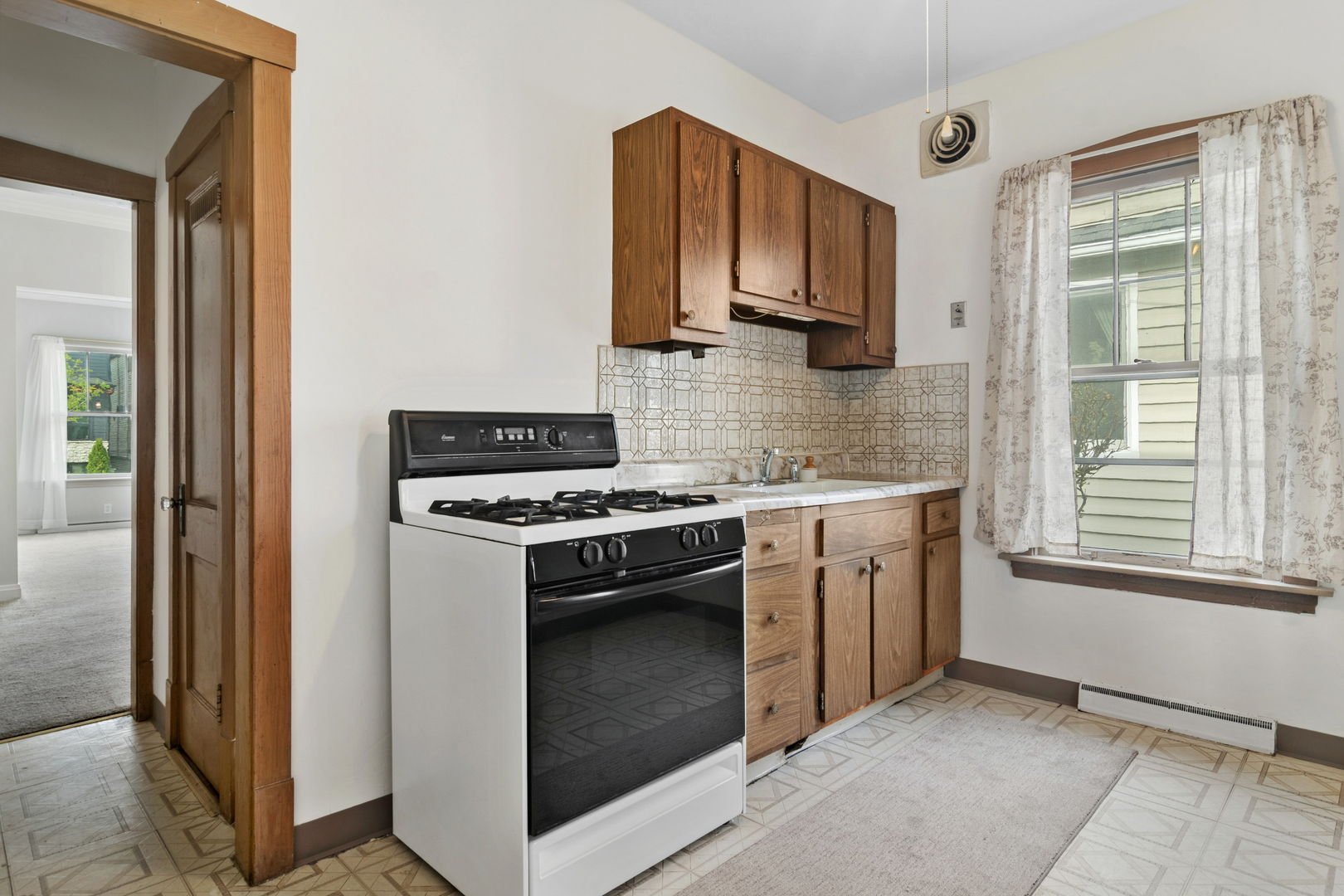 5027 W Ainslie Street, Chicago, IL 60630