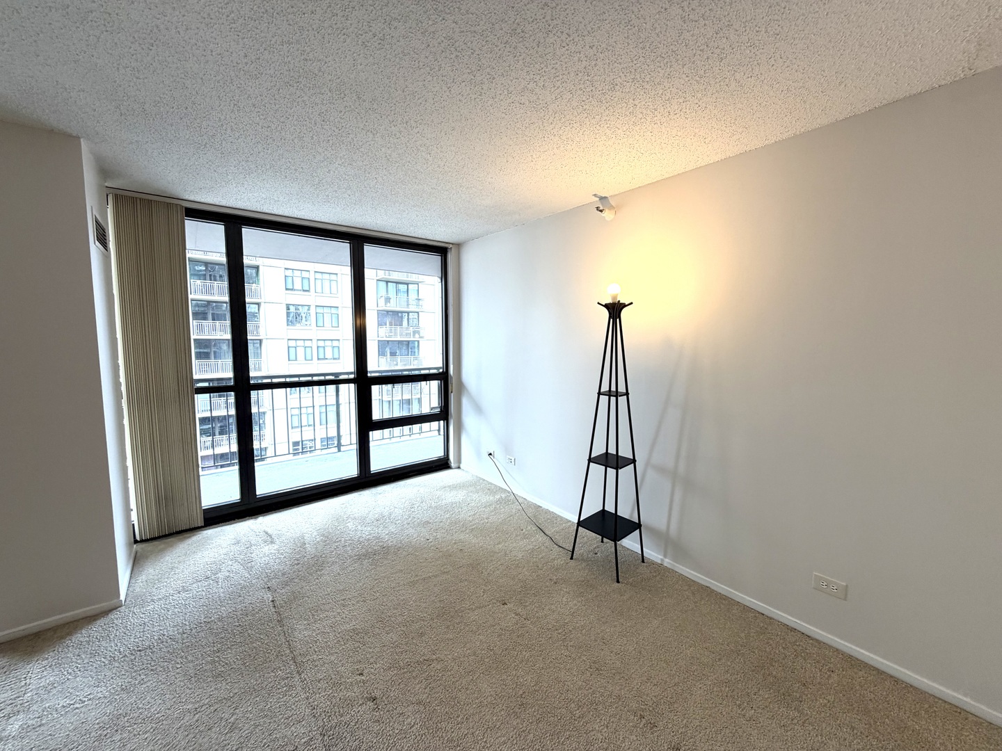 10 E Ontario Street #1707, Chicago, IL 60611