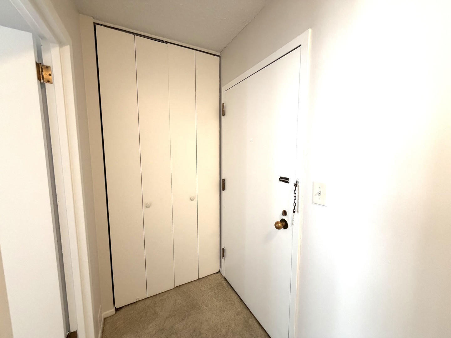 10 E Ontario Street #1707, Chicago, IL 60611