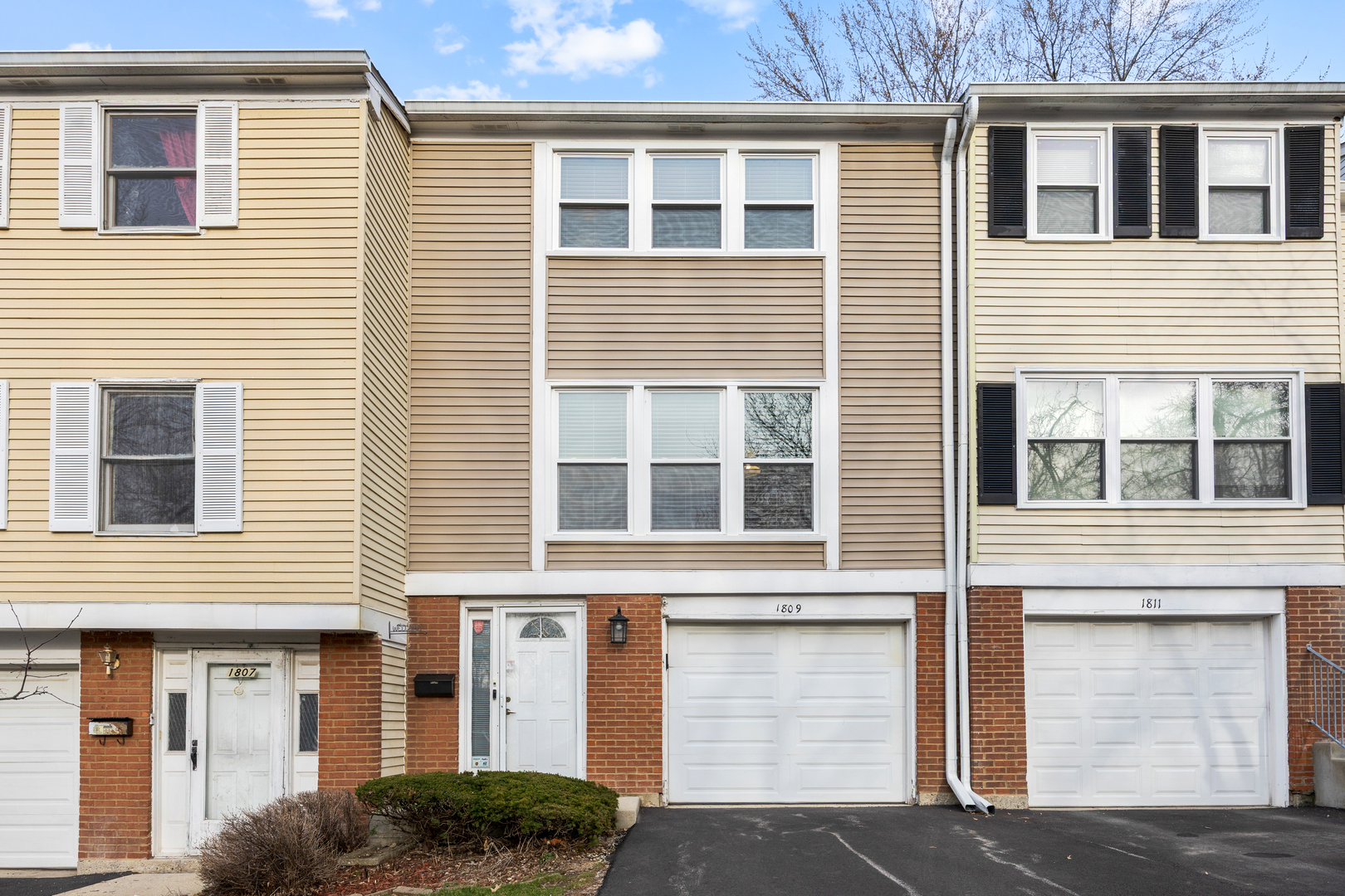 1809 Lancashire Court, Schaumburg, IL 60194