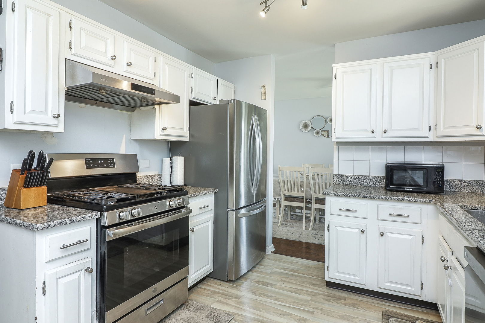 812 W Appletree Lane, Bartlett, IL 60103