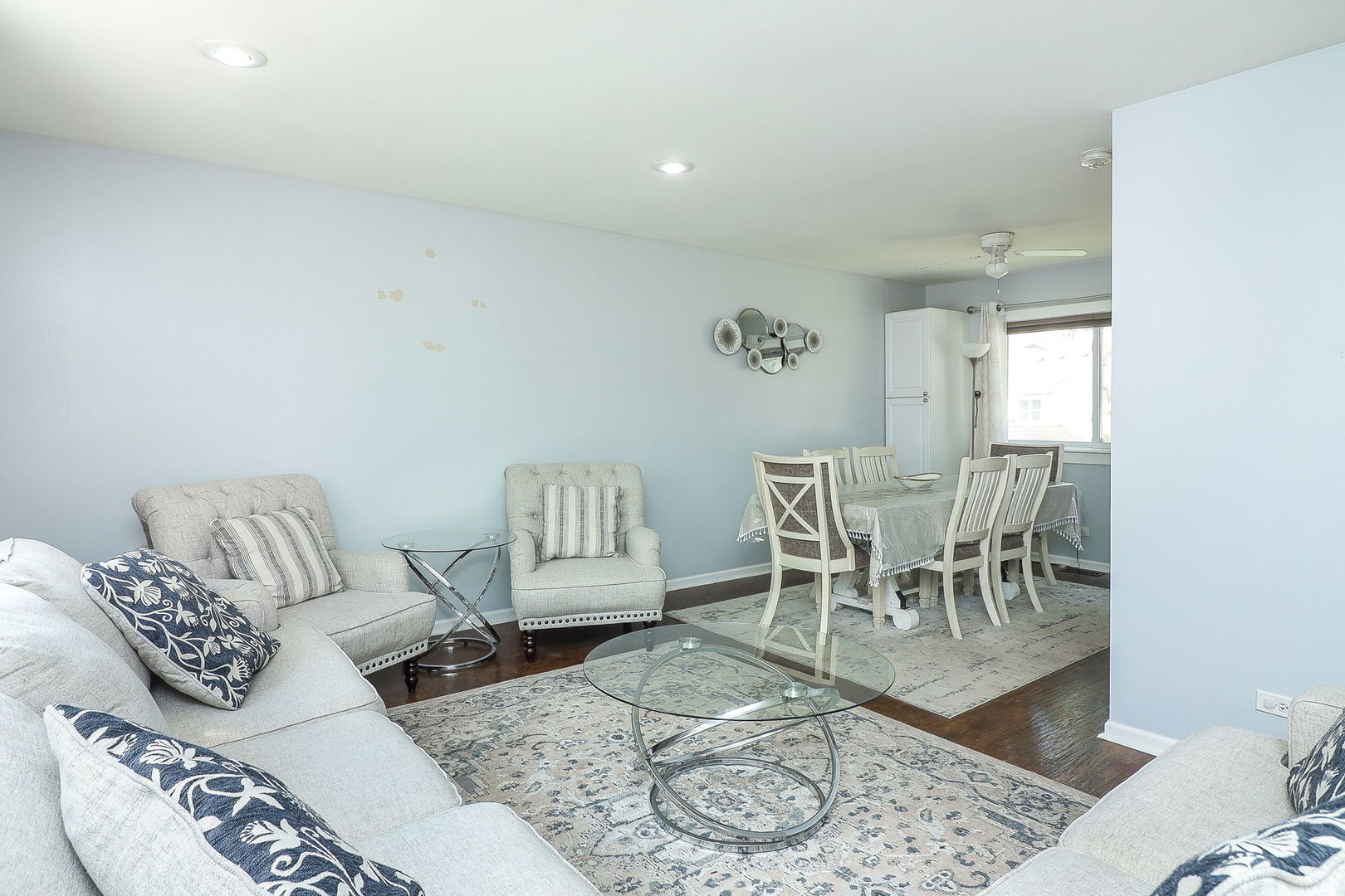 812 W Appletree Lane, Bartlett, IL 60103