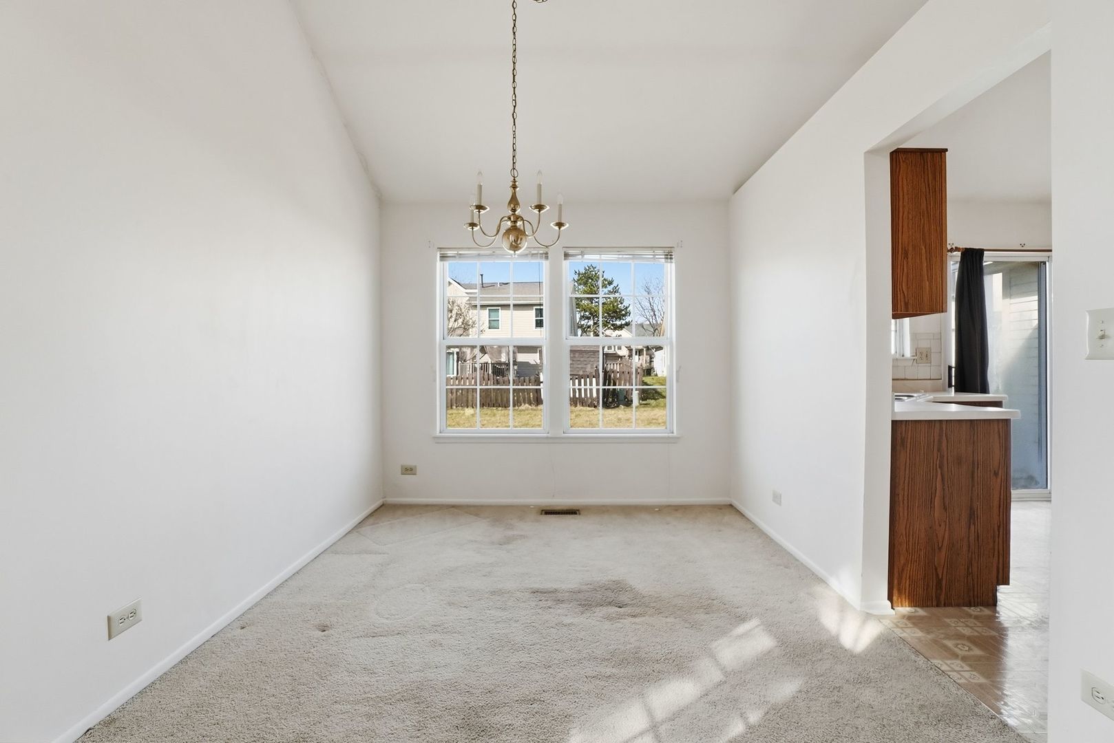 2124 BALDWIN Lane, Hanover Park, IL 60133