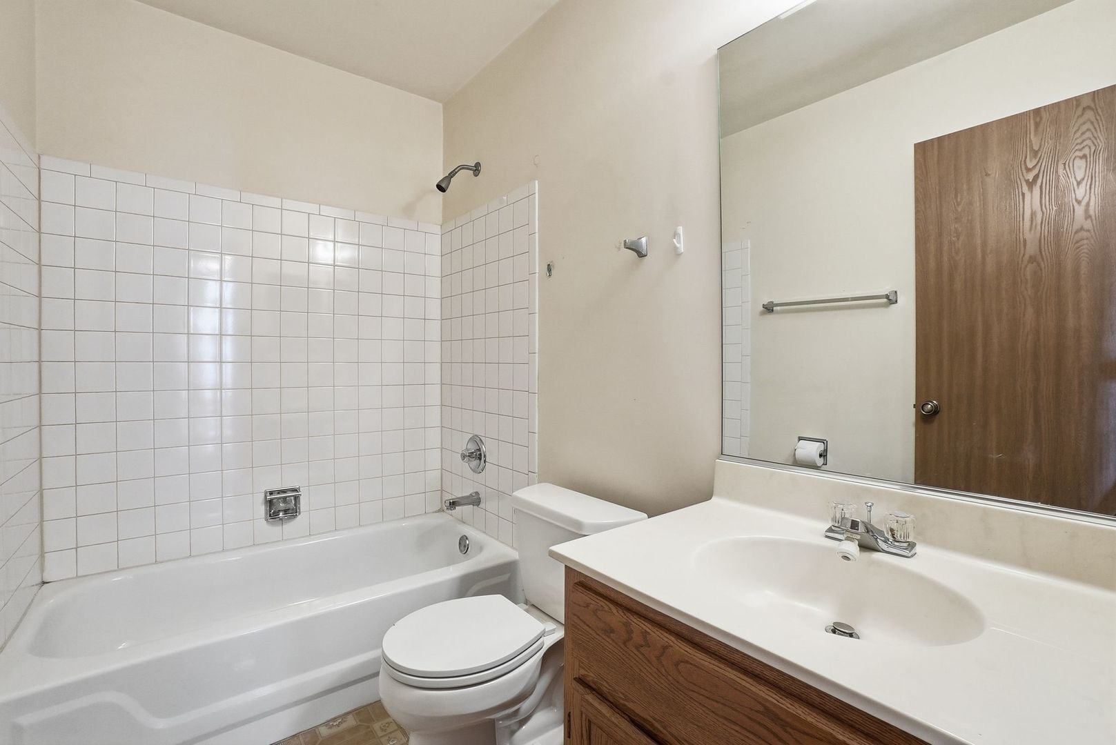 2124 BALDWIN Lane, Hanover Park, IL 60133