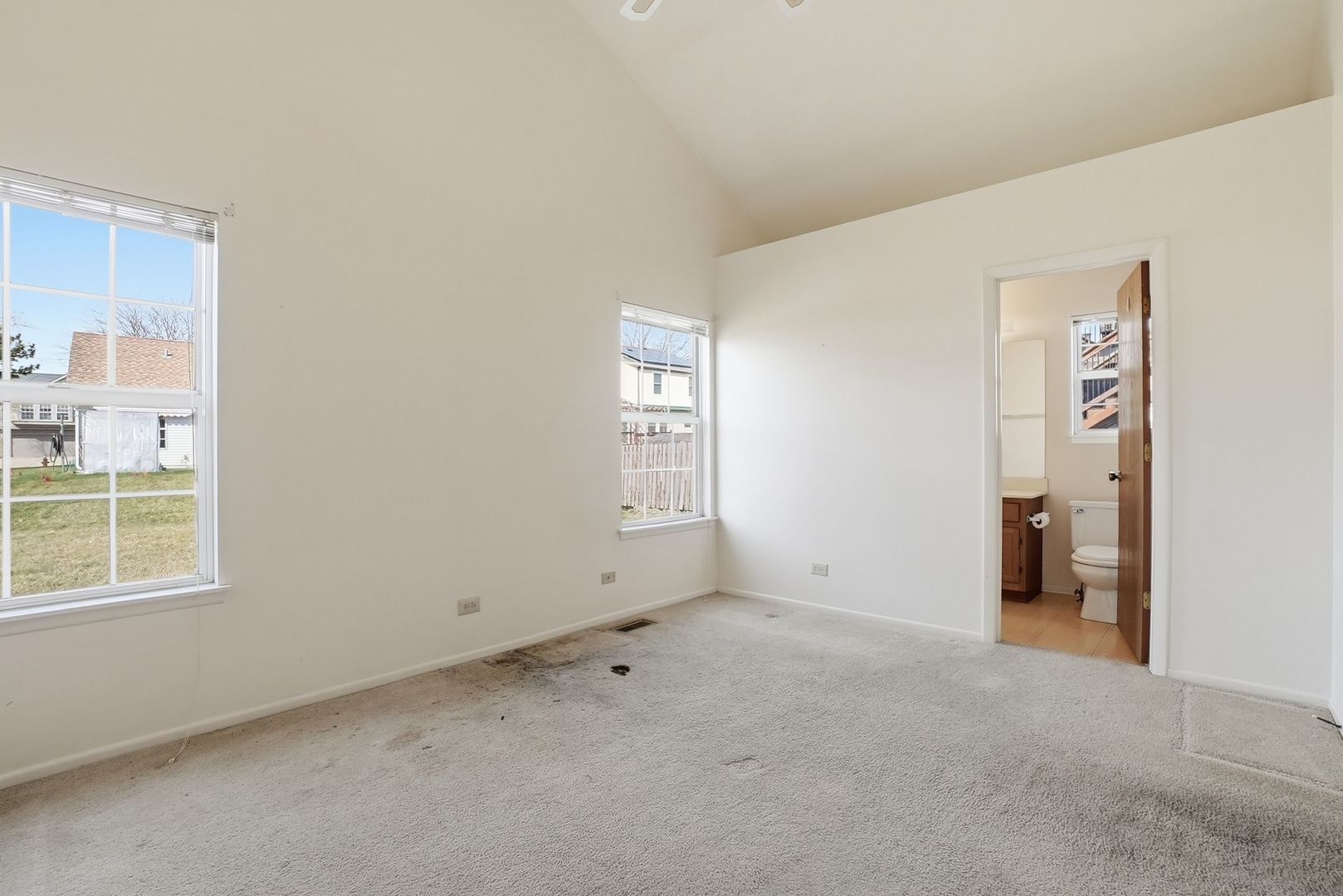 2124 BALDWIN Lane, Hanover Park, IL 60133