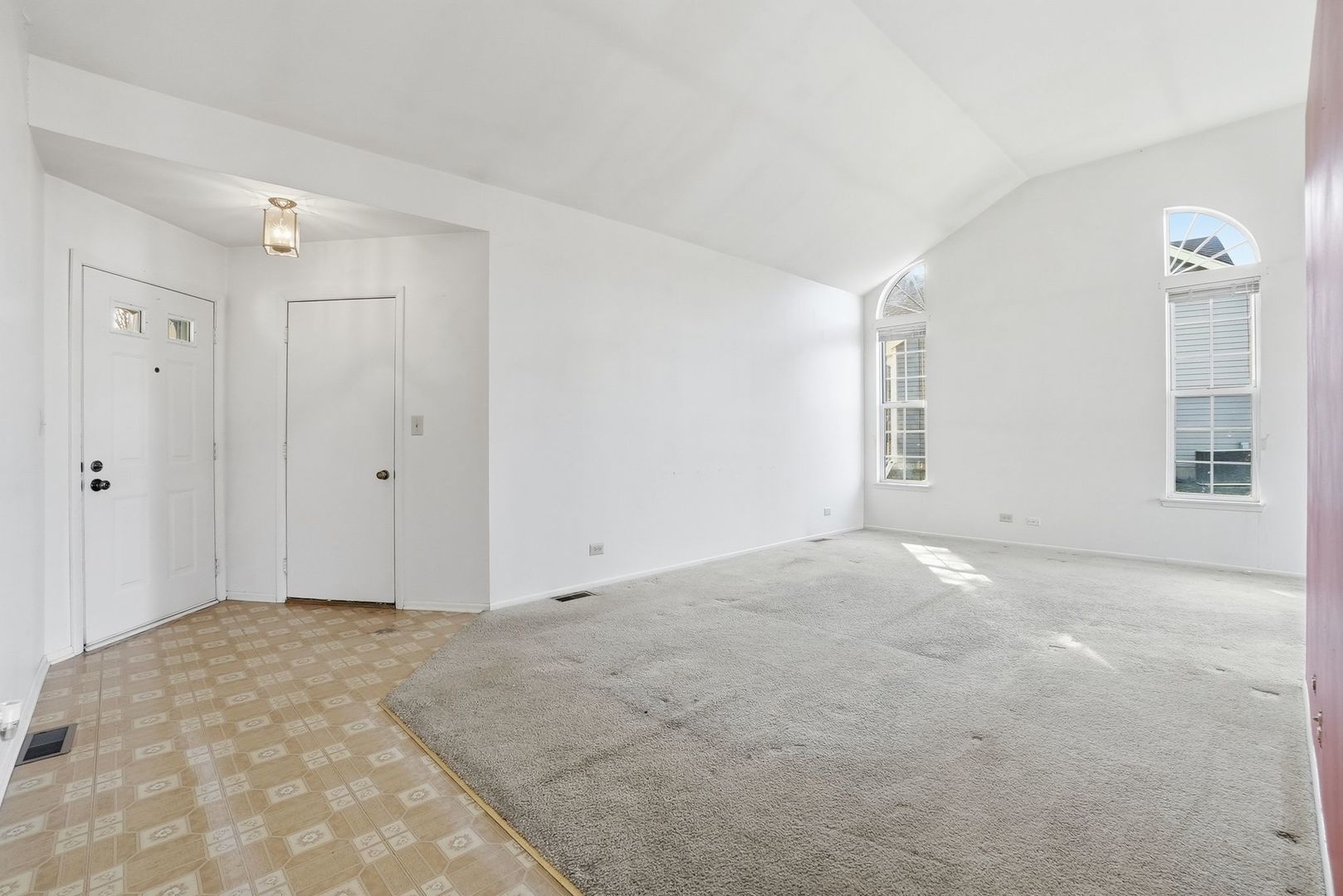 2124 BALDWIN Lane, Hanover Park, IL 60133