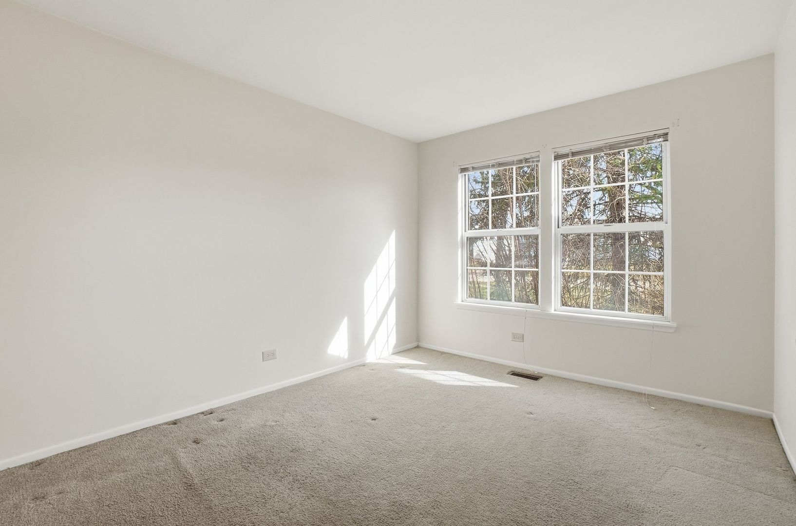 2124 BALDWIN Lane, Hanover Park, IL 60133