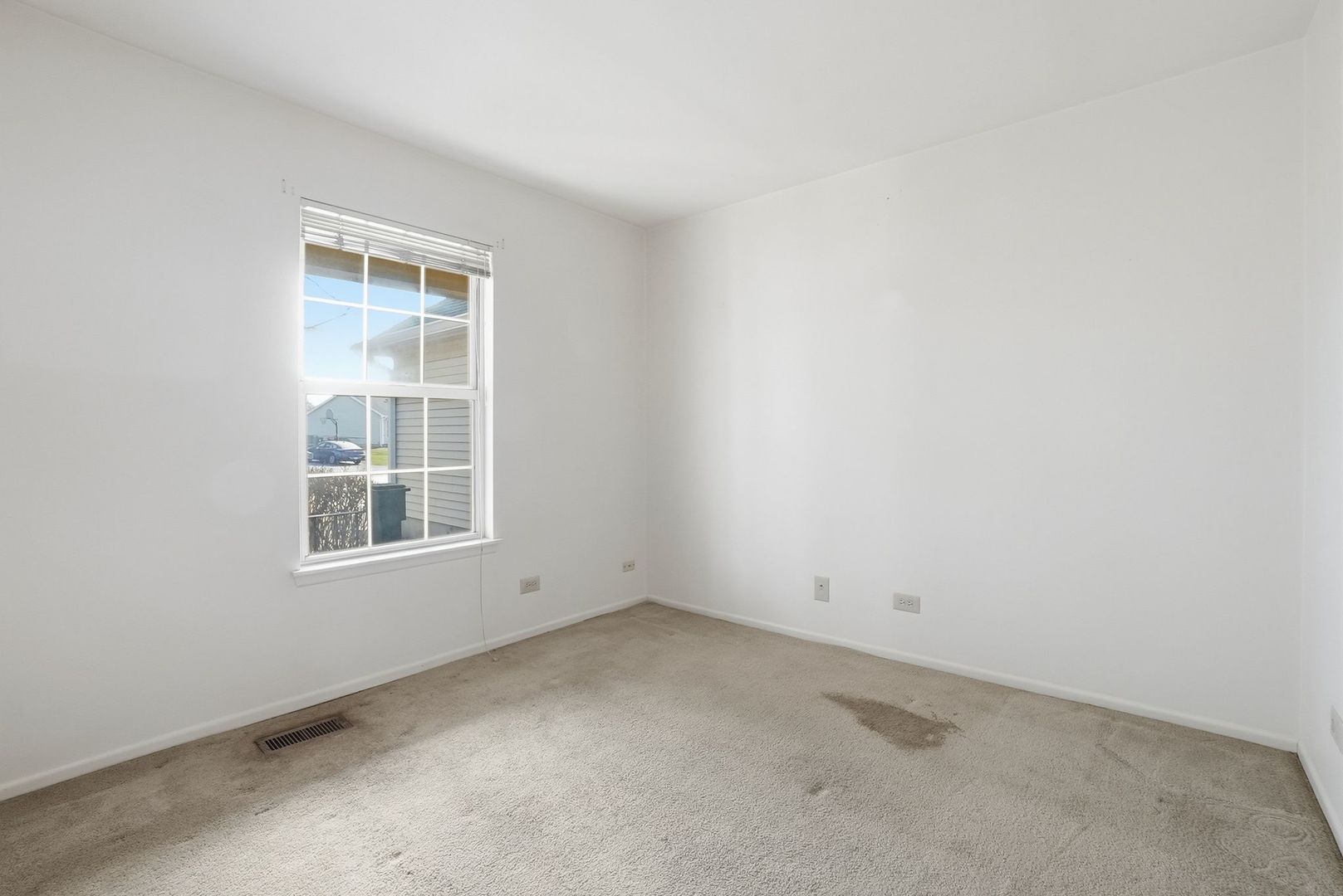 2124 BALDWIN Lane, Hanover Park, IL 60133