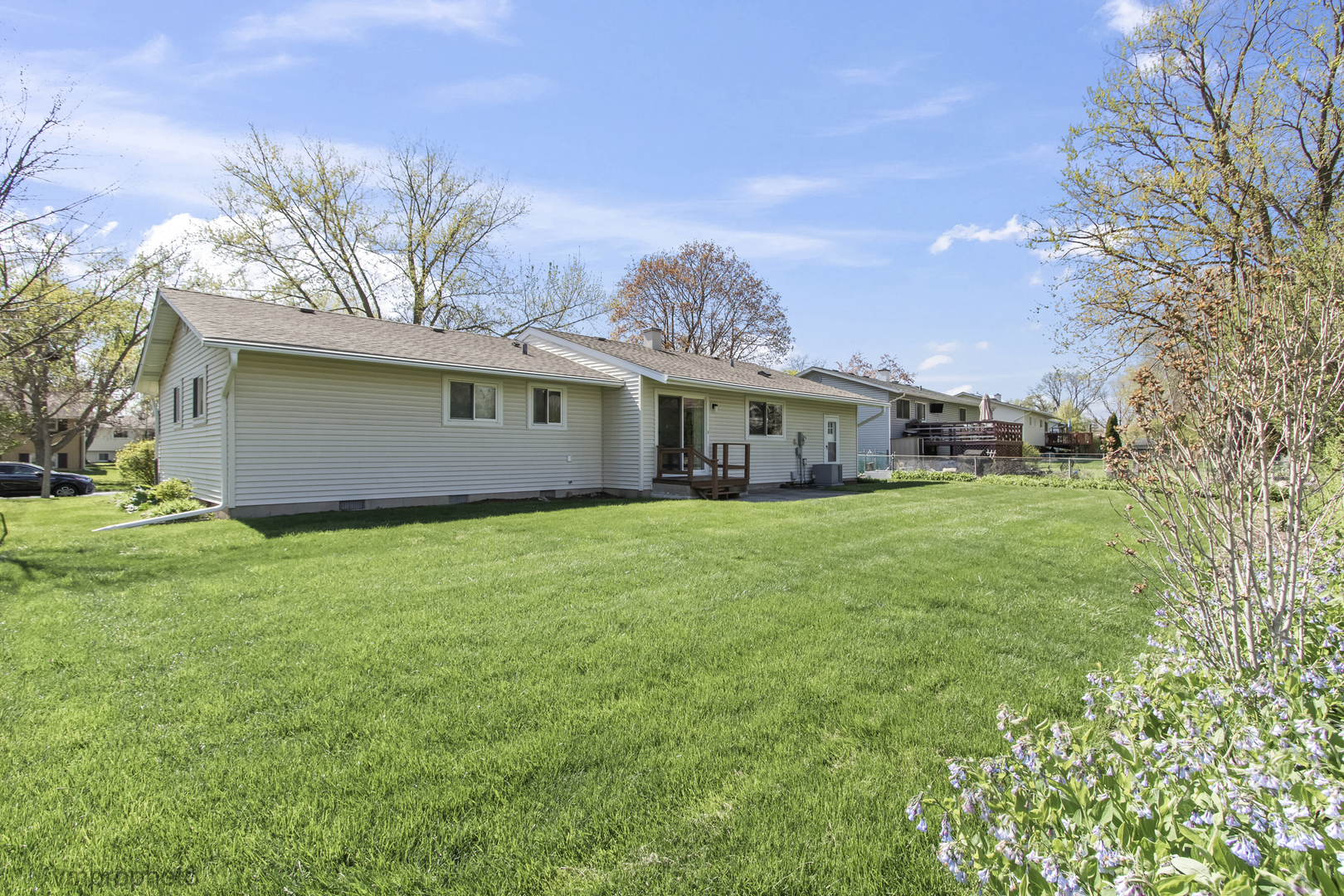 1162 E Patten Drive, Palatine, IL 60074