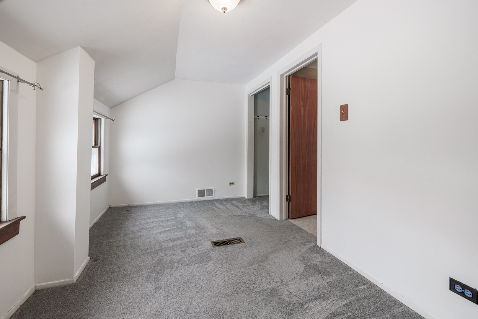 206 N Bonnie Brae Avenue, Elmhurst, IL 60126