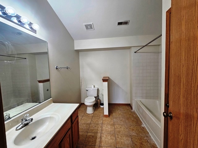 2212 Waterleaf Court #204, Naperville, IL 60564