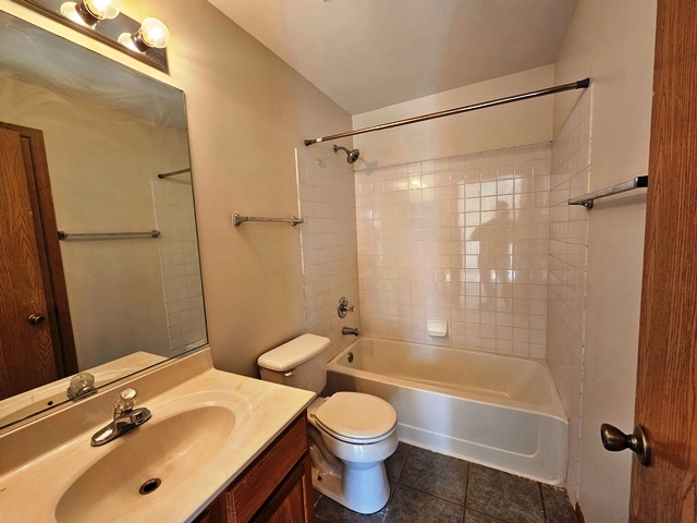 2212 Waterleaf Court #204, Naperville, IL 60564