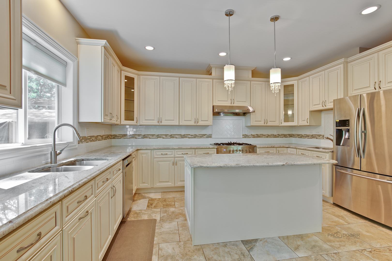 24 PLYMOUTH Court, Lincolnshire, IL 60069