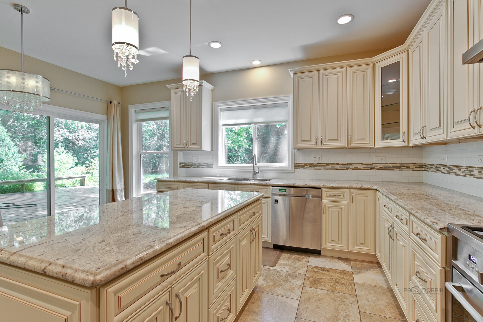 24 PLYMOUTH Court, Lincolnshire, IL 60069