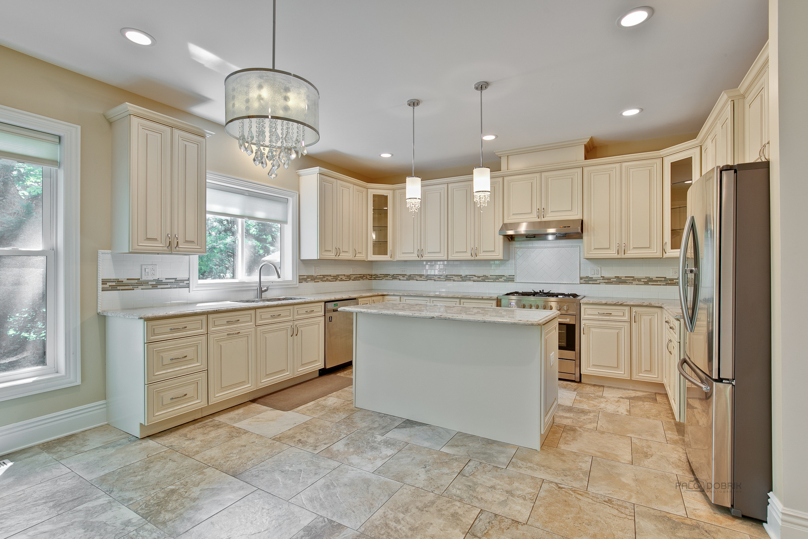 24 PLYMOUTH Court, Lincolnshire, IL 60069