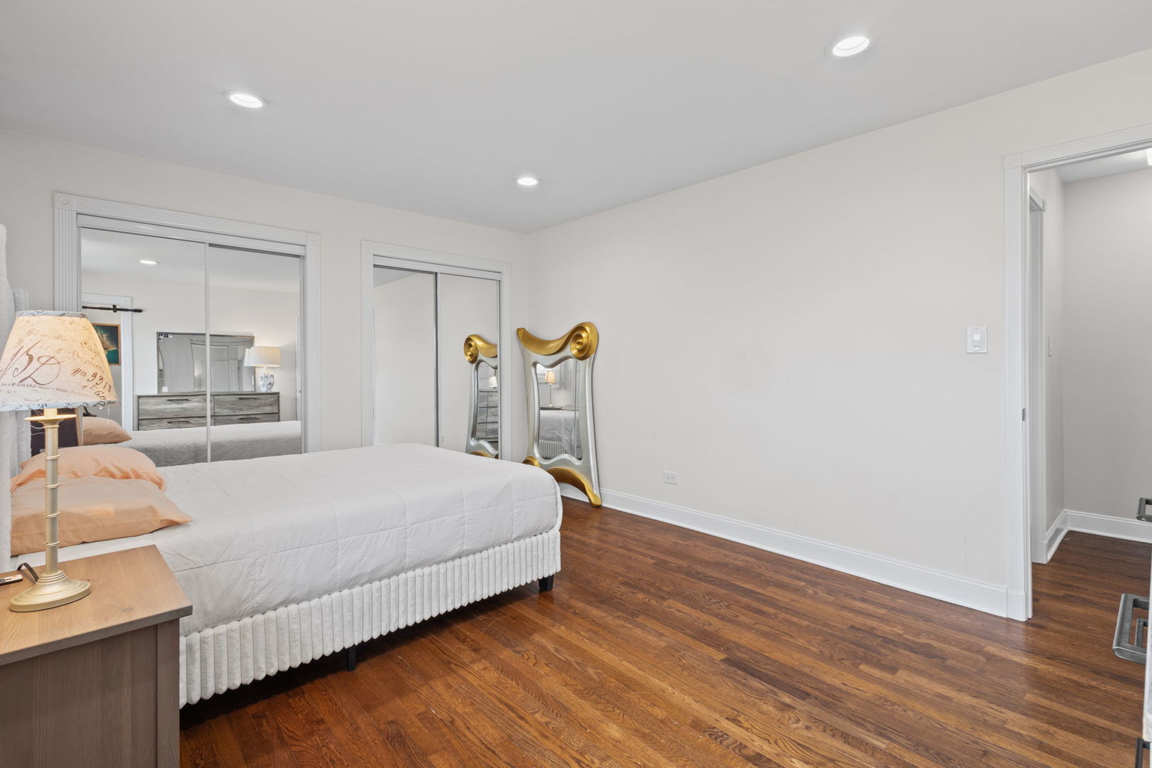 9460 Dee Road #2H, Des Plaines, IL 60016